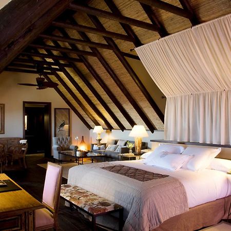 Asia Gardens Hotel & Thai Spa, A Royal Hideaway Hotel Finestrat Εξωτερικό φωτογραφία A suite at the Four Seasons Hotel