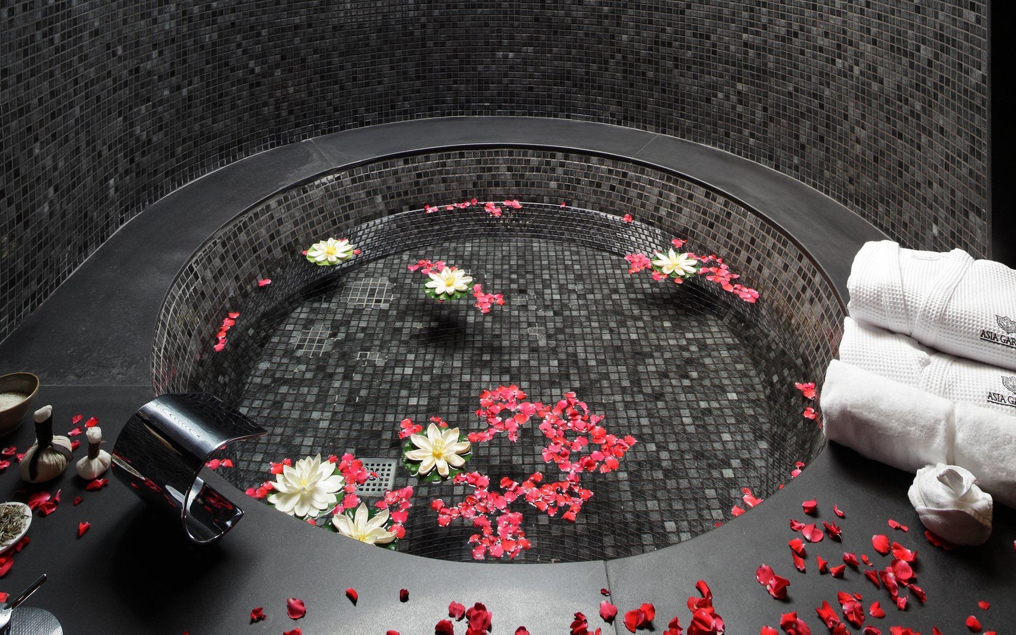 Asia Gardens Hotel & Thai Spa, A Royal Hideaway Hotel Finestrat Εξωτερικό φωτογραφία A spa at the Four Seasons Hotel, Hong Kong