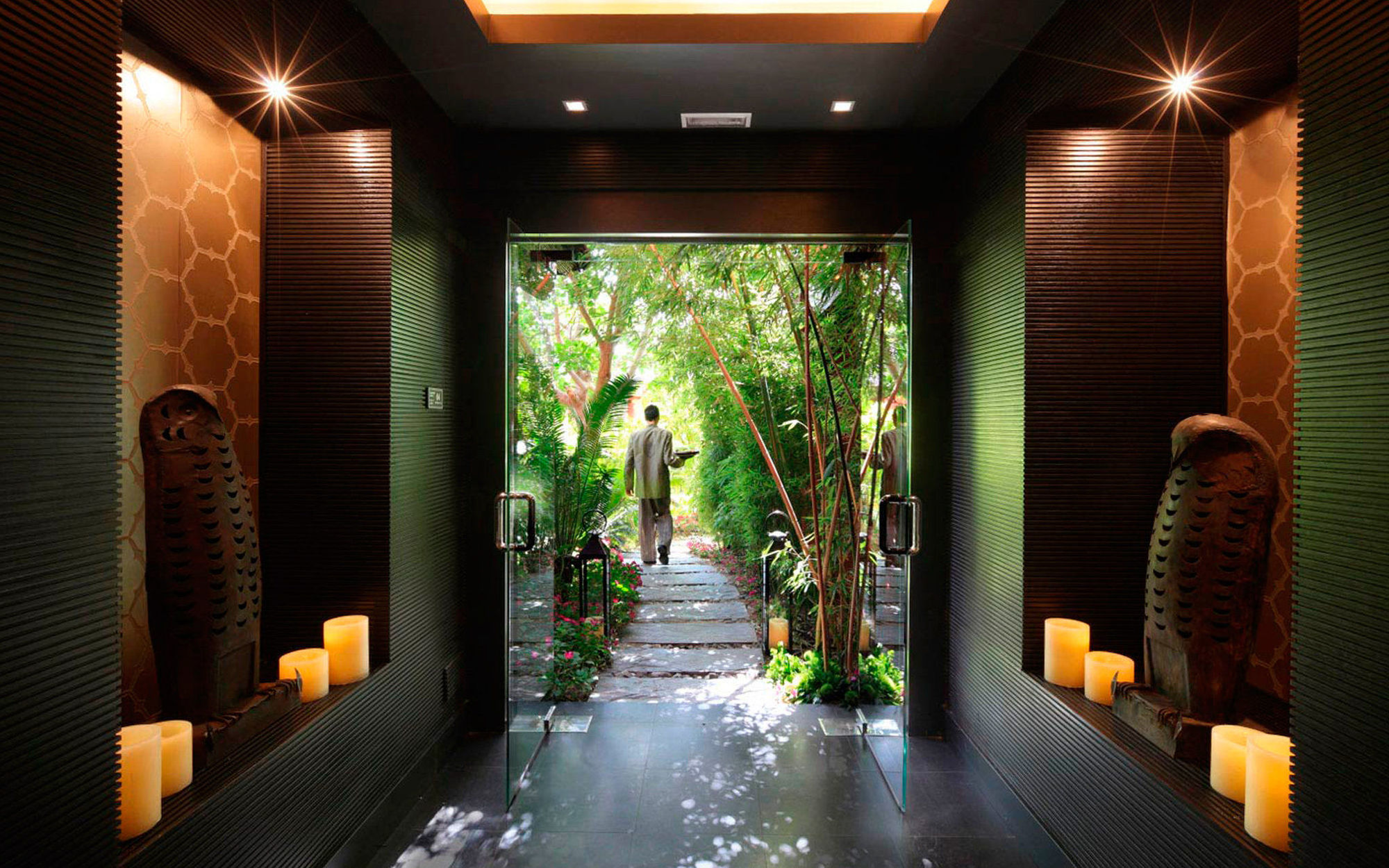 Asia Gardens Hotel & Thai Spa, A Royal Hideaway Hotel Finestrat Εστιατόριο φωτογραφία Entrance to the spa at The Ivy at Veranda