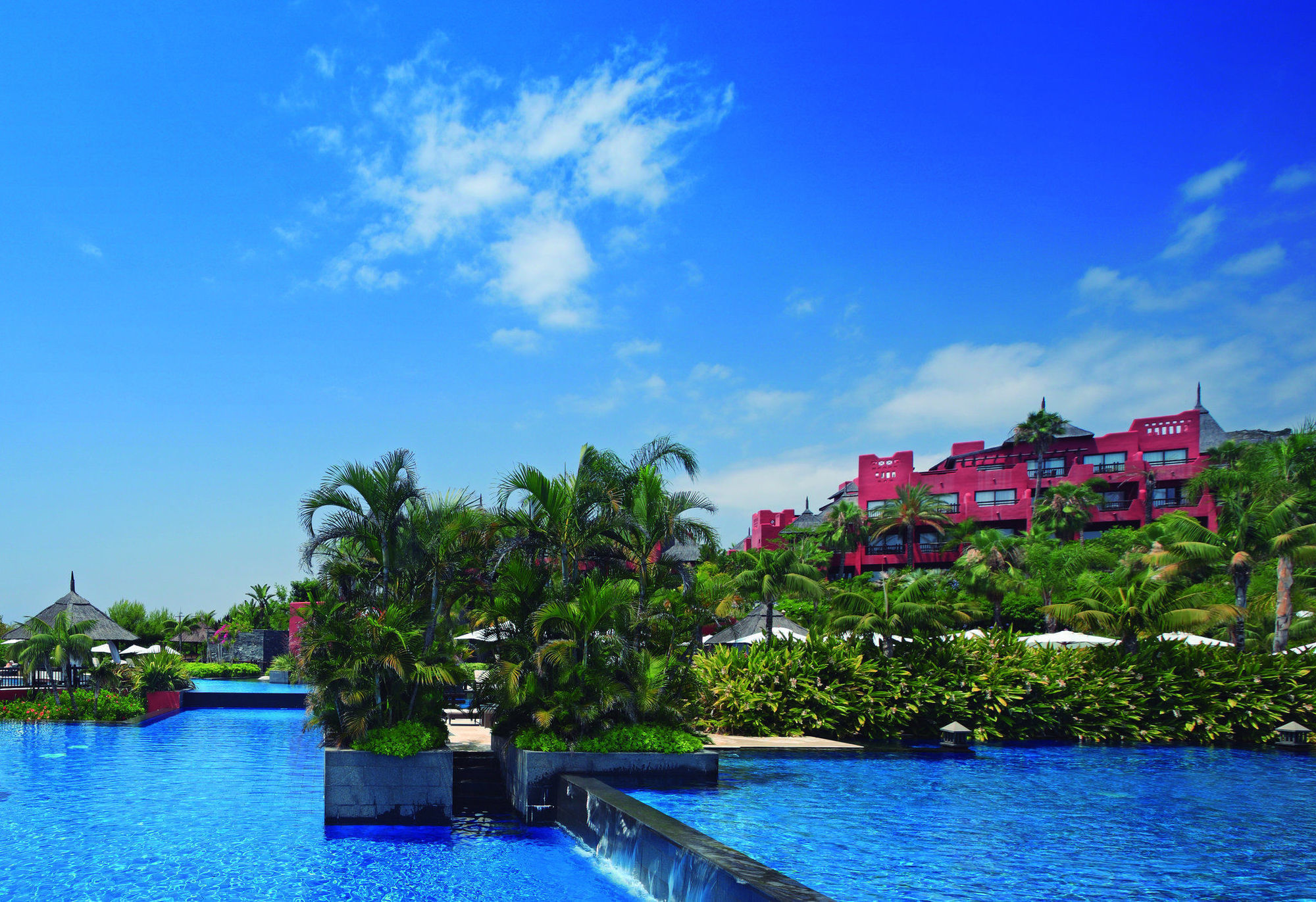Asia Gardens Hotel & Thai Spa, A Royal Hideaway Hotel Finestrat Εξωτερικό φωτογραφία The pool at the Sheraton Nha Trang Hotel & Spa Resort
