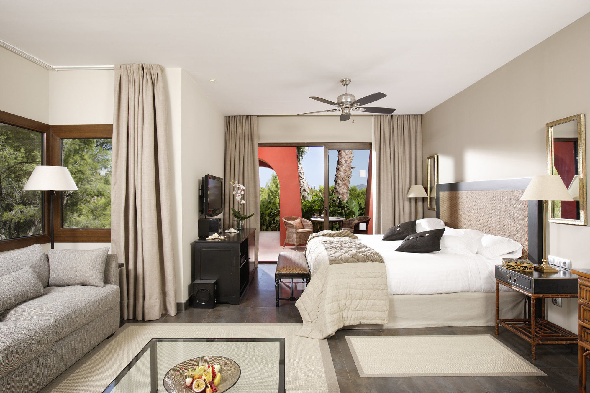 Asia Gardens Hotel & Thai Spa, A Royal Hideaway Hotel Finestrat Δωμάτιο φωτογραφία A room at the hotel