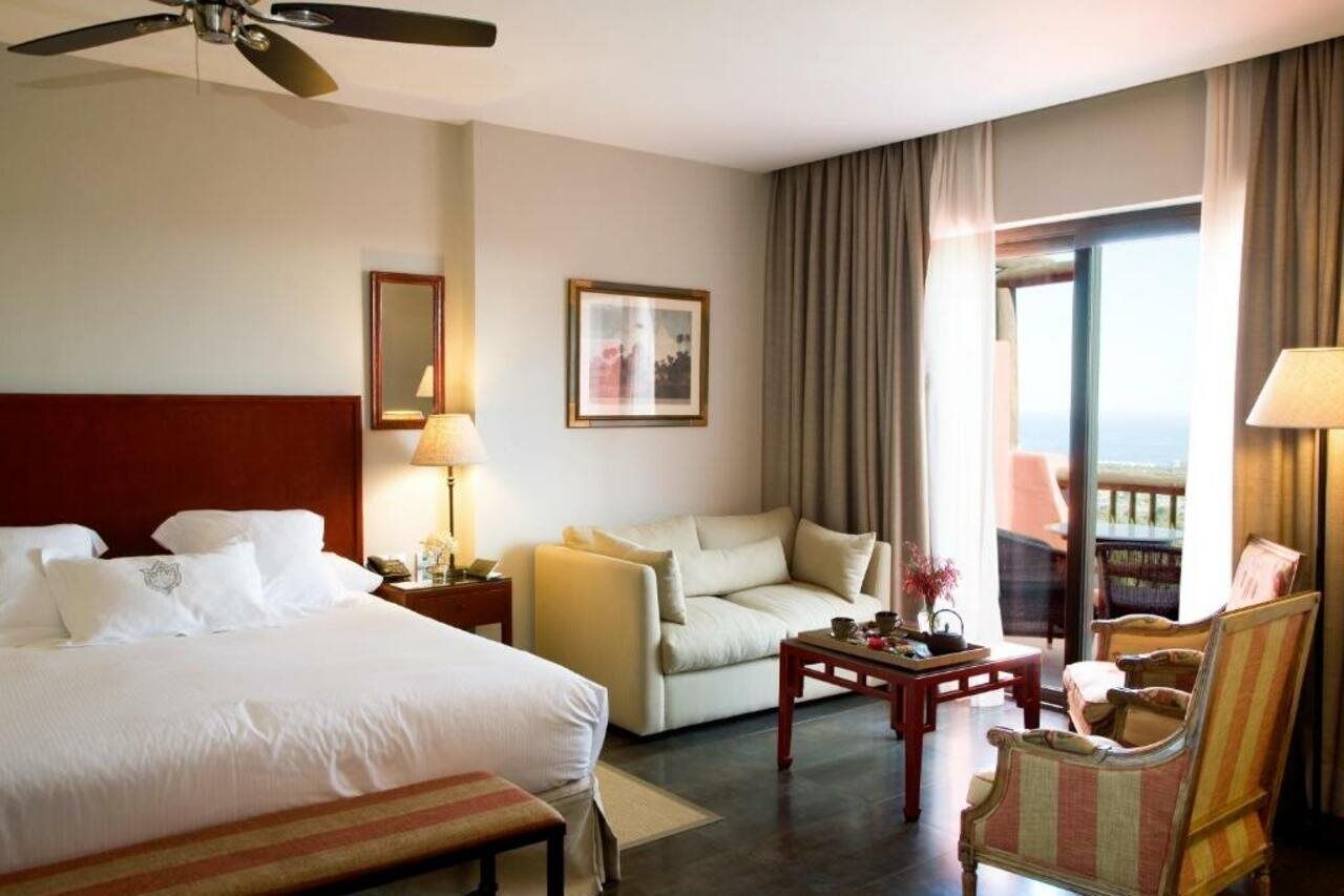 Asia Gardens Hotel & Thai Spa, A Royal Hideaway Hotel Finestrat Εξωτερικό φωτογραφία A room at the Four Seasons Hotel